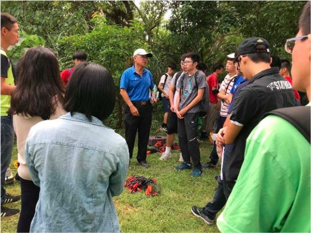 Prof. Ruey-Chyuan Shih of CCU introducing Seismic Measurements.